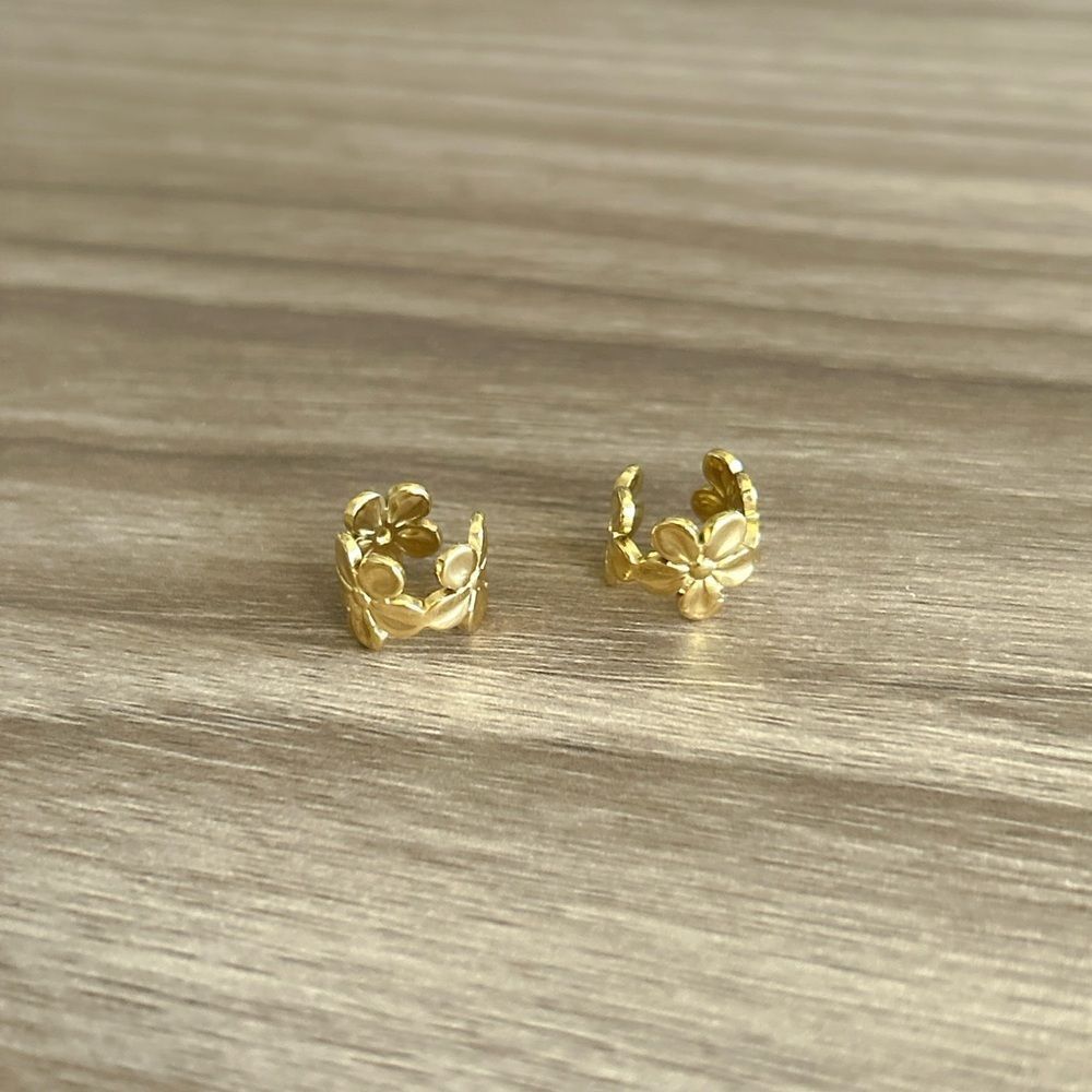 Flower Ear Cuff Q902 - Picture 3 of 5